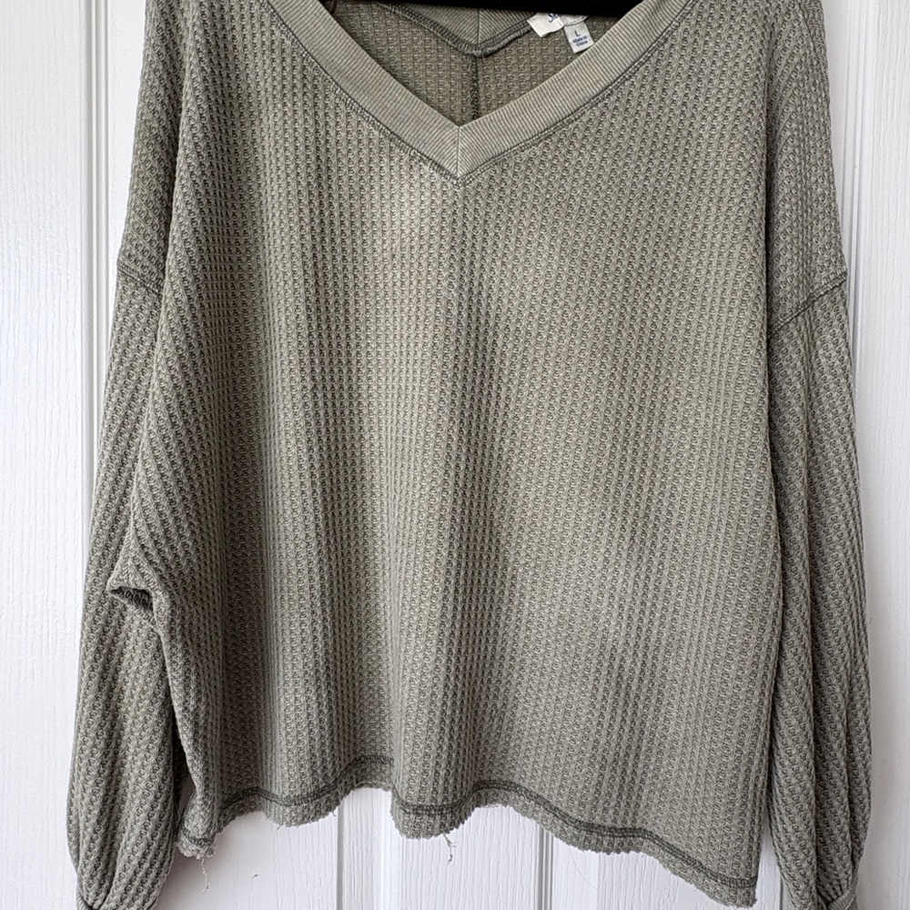 She + Sky Green V-Neck Sweater with Ribbed Knit